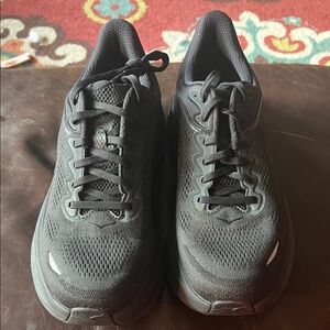 New women’s Hoka Bondi 9 all black